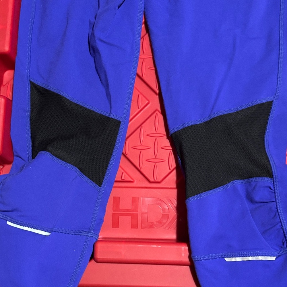 Athleta Vibrant Blue Cropped Leggings - Picture 4 of 6